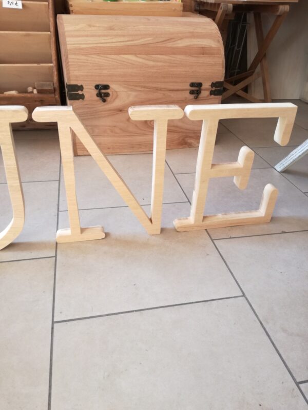 houten letters om te staan in eigen lettertype